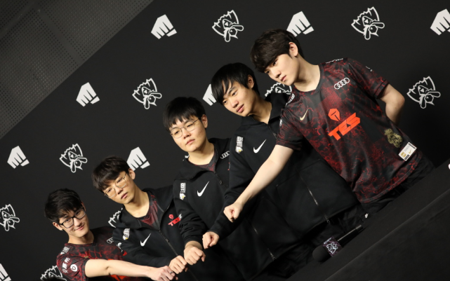 引进的中场 引进的中场