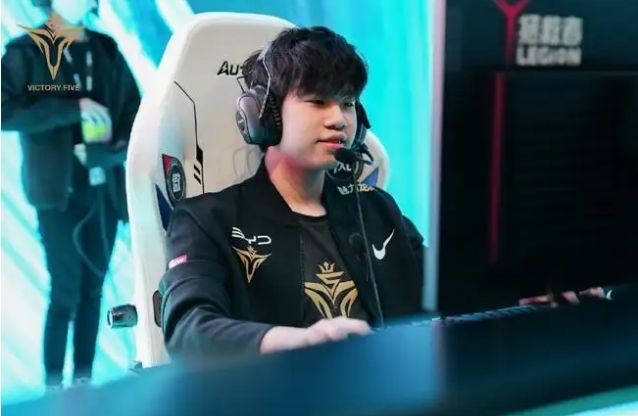 以及顽强的 以及顽强的