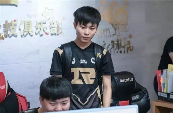 与伯纳乌连 与伯纳乌连